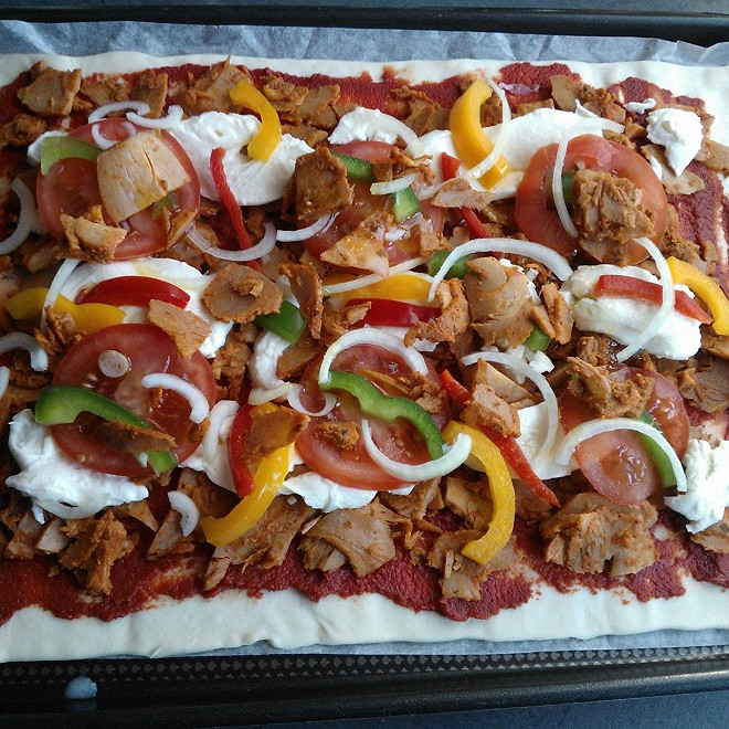 Sauce Tomate Fromage Viande de Kebab (poulet ou Boeuf) Tomate fraiche oignons
